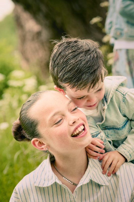 Familie — gefotografeerd door FotoVervuurt - Tilburg